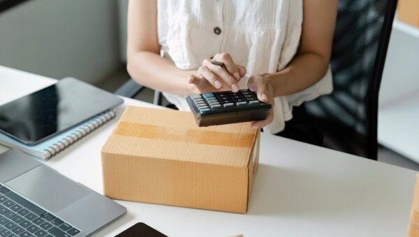 Shopify kosten in 2026: wat je per maand echt kwijt bent