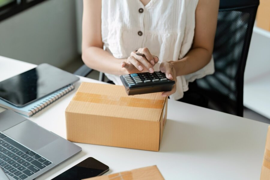 Shopify kosten in 2026: wat je per maand echt kwijt bent